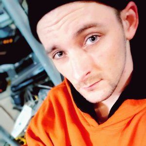 Meet your Posher, Cameron